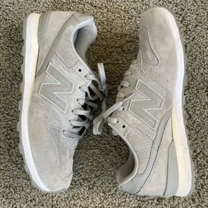 New Balance 696 - grey suede sneakers - 8
